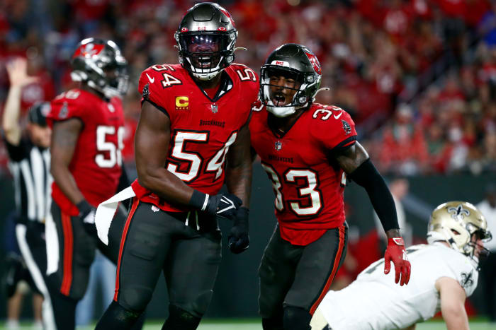 Tampa Bay Buccaneers inside linebacker Lavonte David (54) celebrates as he sacks New Orleans Saints quarterback Taysom Hill (7) during the first half at Raymond James Stadium. Mandatory Credit: Kim Klement-USA TODAY Sports